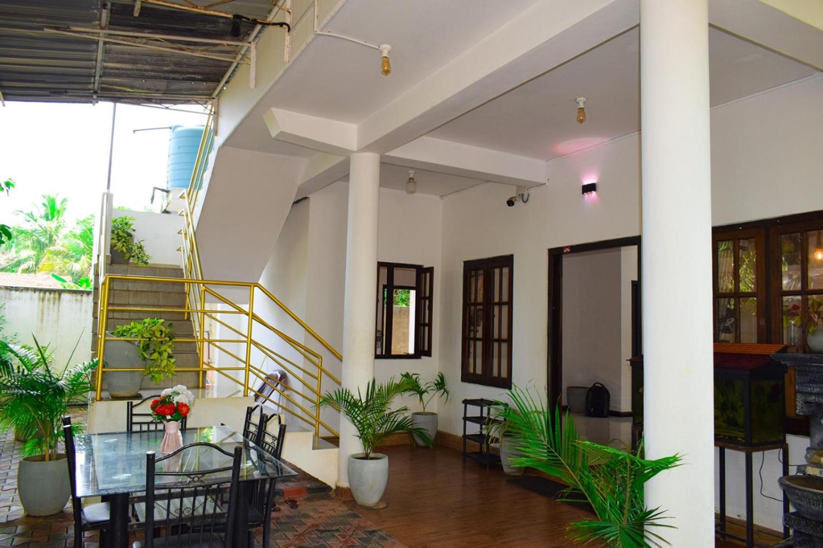 White Villa Hotel Trincomalee Exterior foto